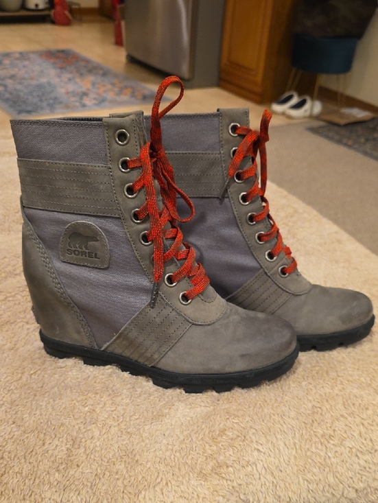 Sorel Shoes - Sorel Gray Wedge Lace-Up Boots with Red Laces